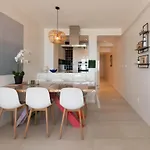 In With Stunning Sea View Apartment *